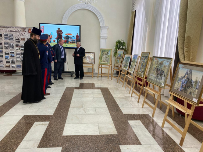 Экскурсия по выставке познакомила гостей с историей и искусством казачества