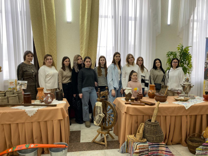 Выставка ко дню сельского хозяйства "Земля теплом труда согрета"