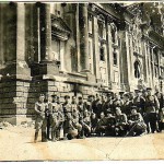 «Солдаты Красной Армии в Берлине возле Рехстага. Май 1945г.»